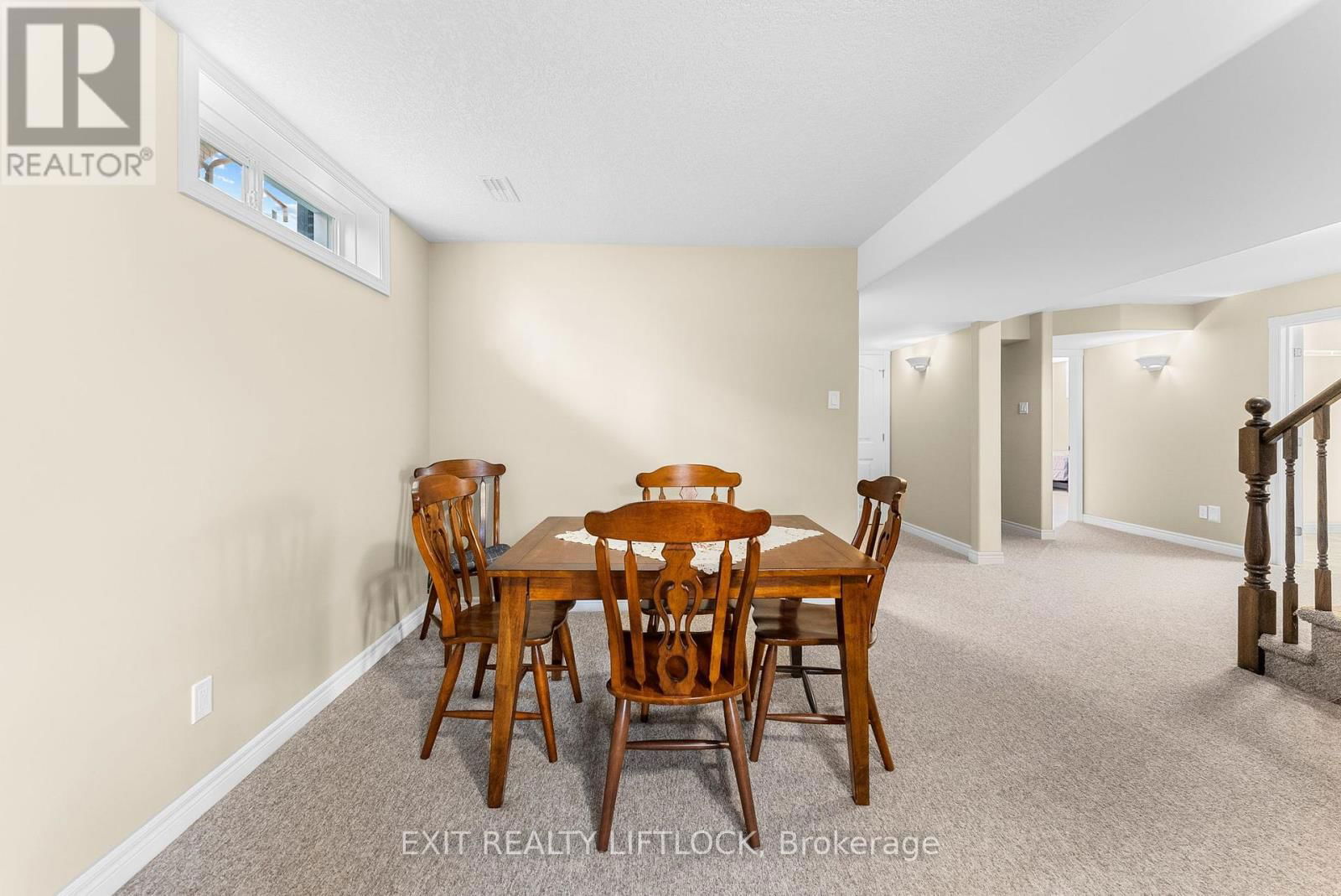 182 CHANDLER CRESCENT Image 35