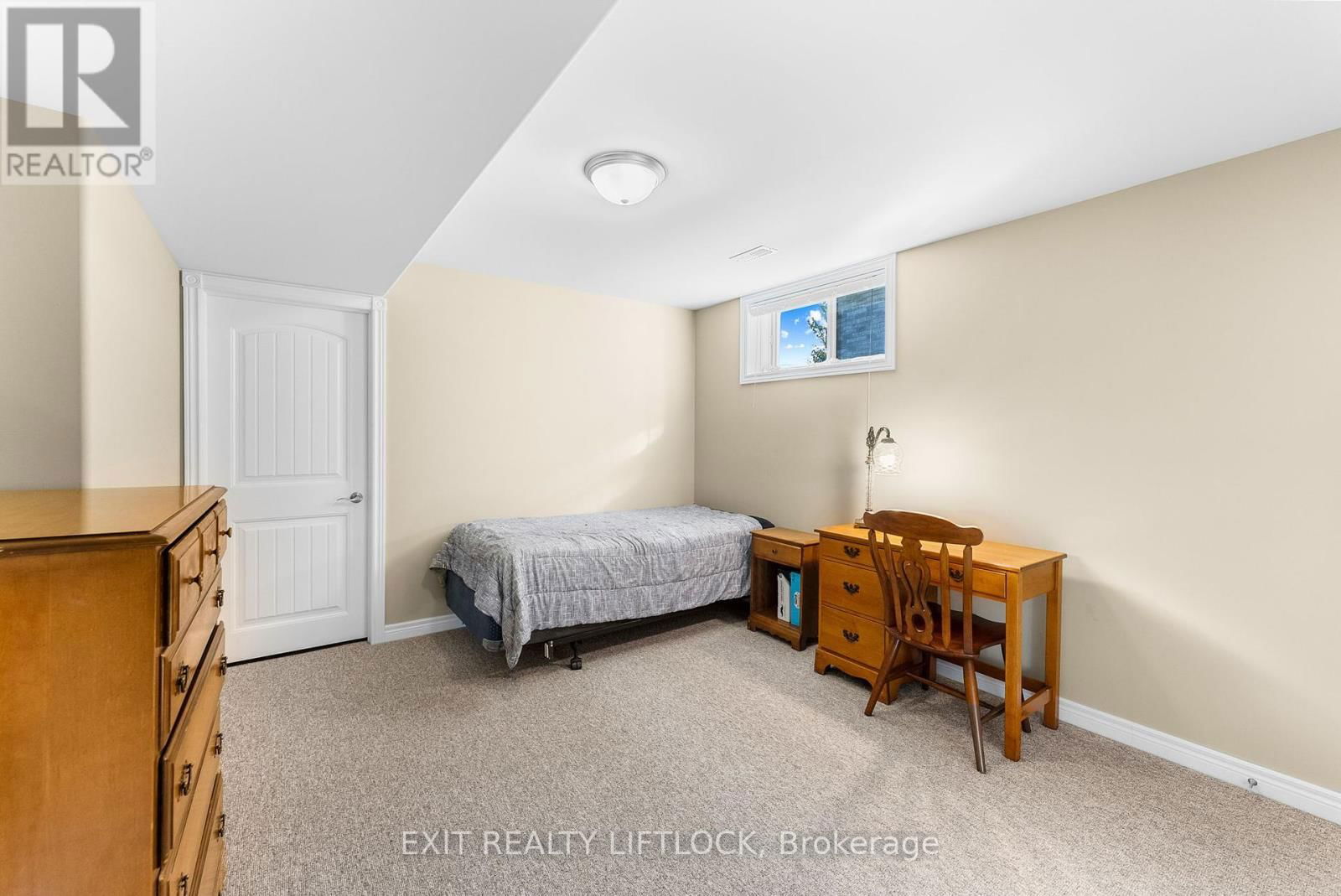182 CHANDLER CRESCENT Image 39