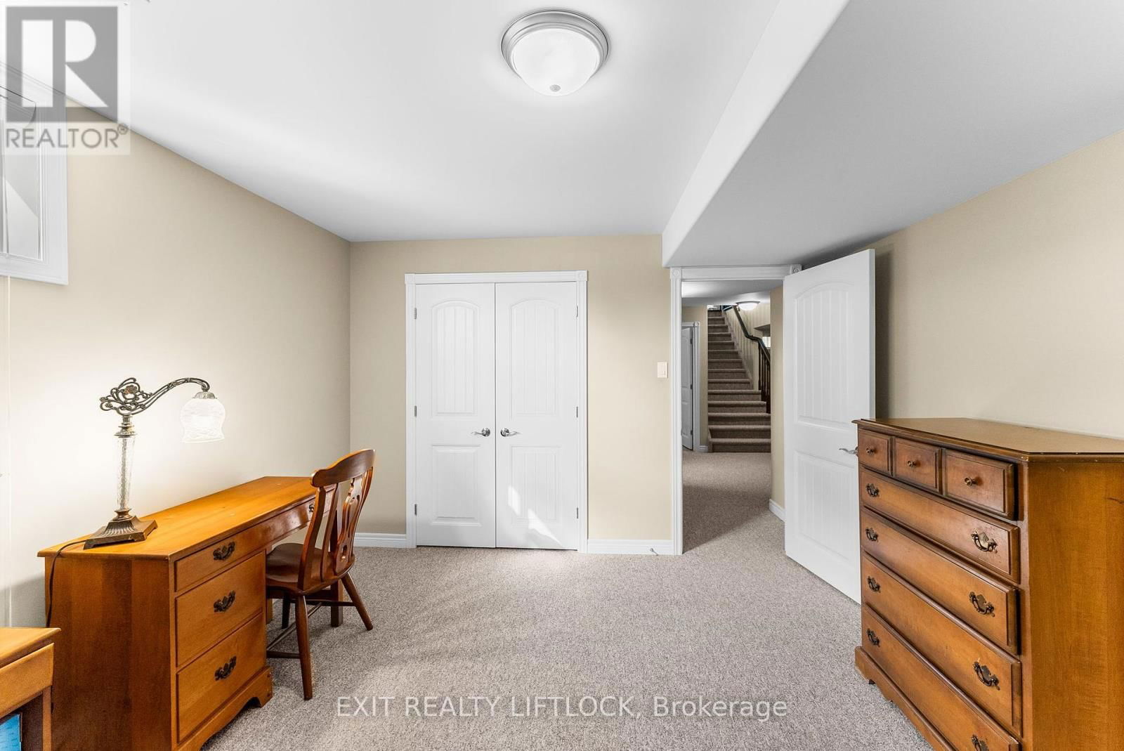 182 CHANDLER CRESCENT Image 40