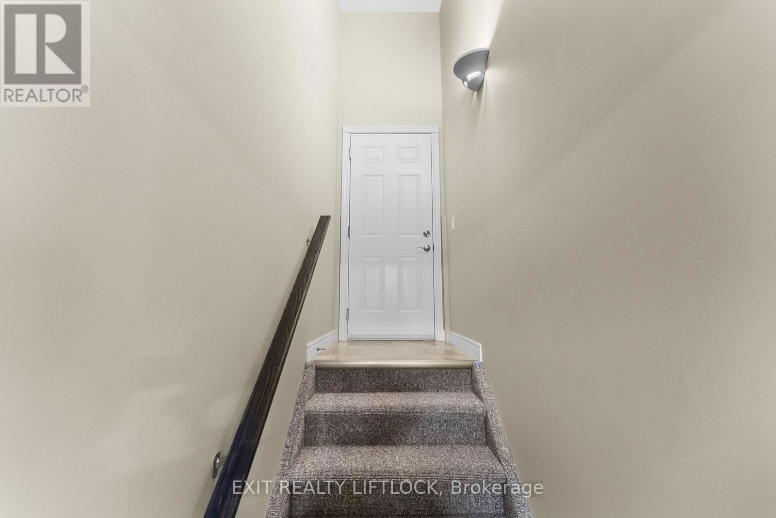 182 CHANDLER CRESCENT Image 43