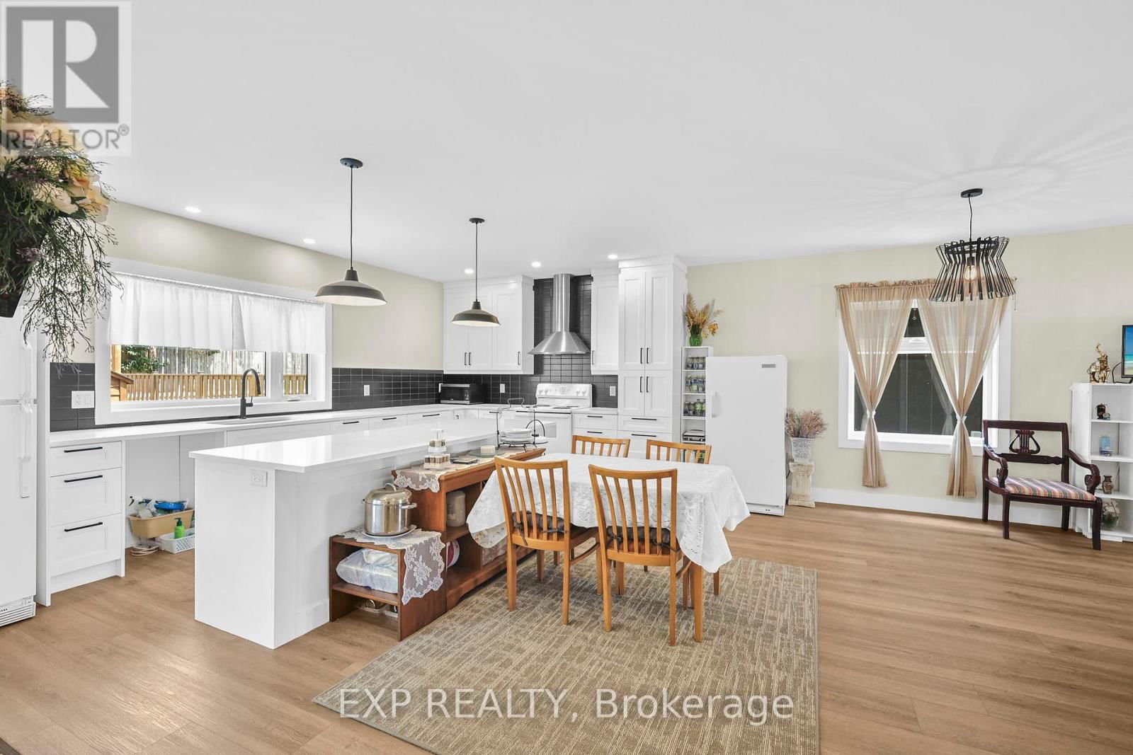 117 CHURCHILL PARK ROAD Image 12