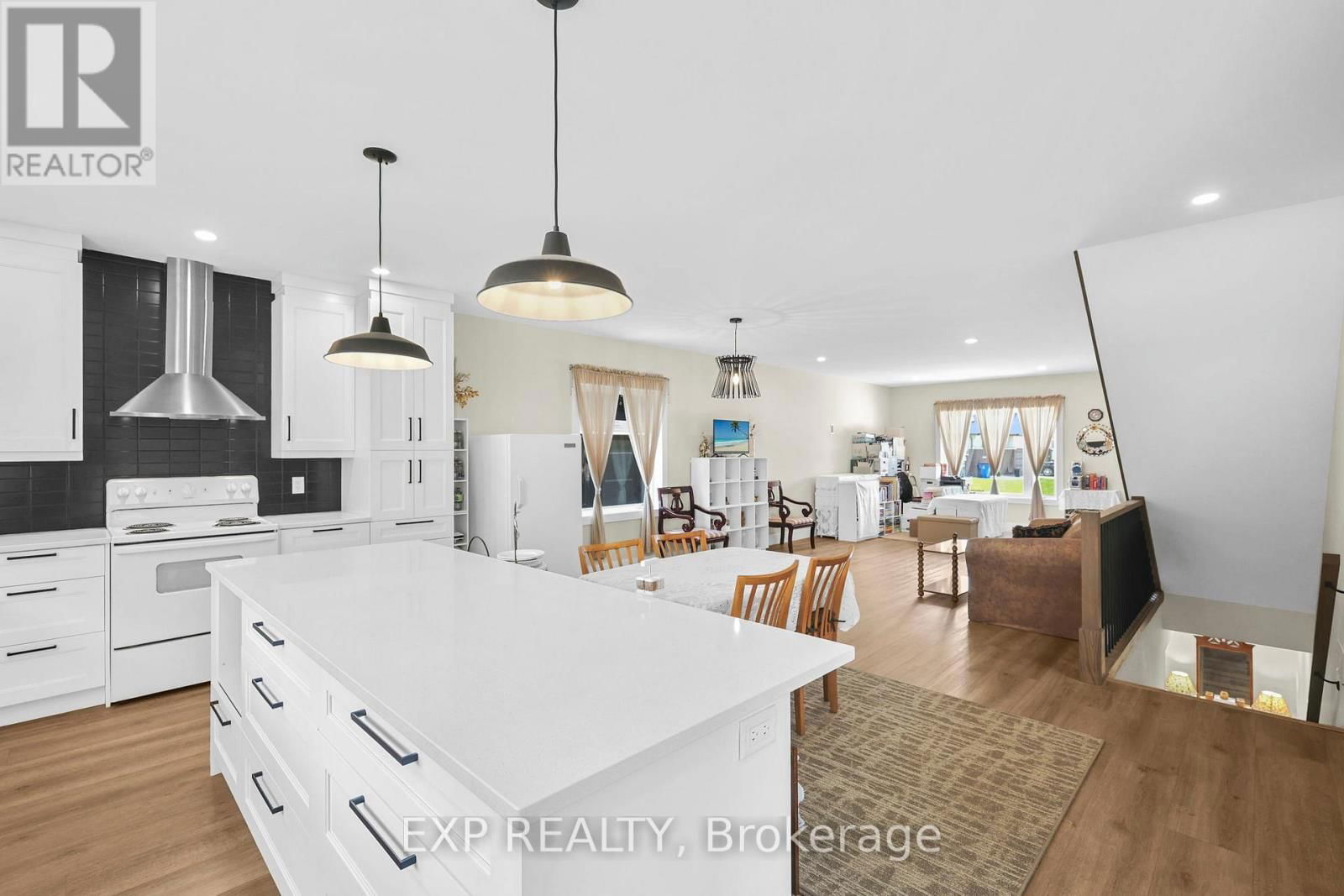 117 CHURCHILL PARK ROAD Image 14