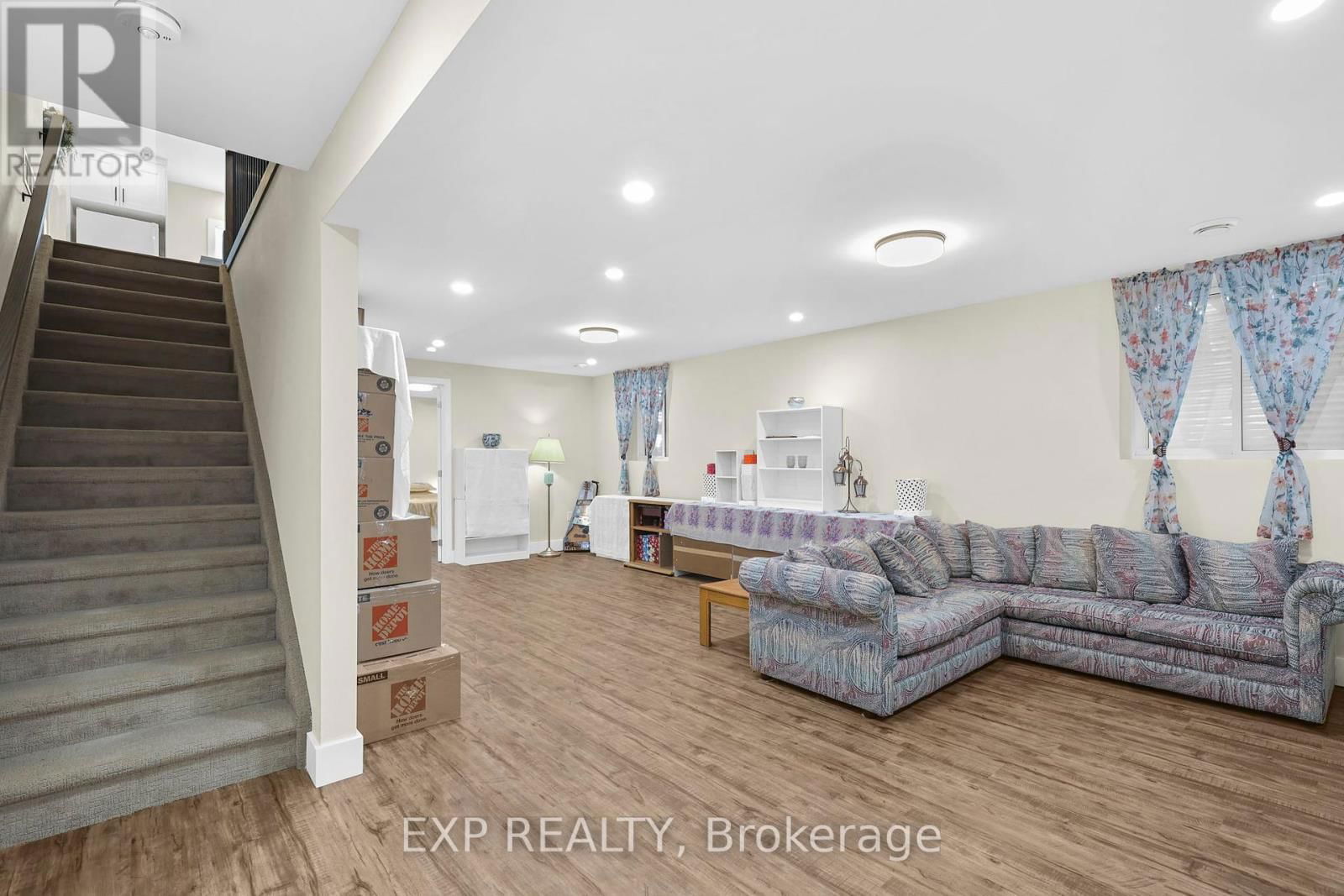 117 CHURCHILL PARK ROAD Image 32
