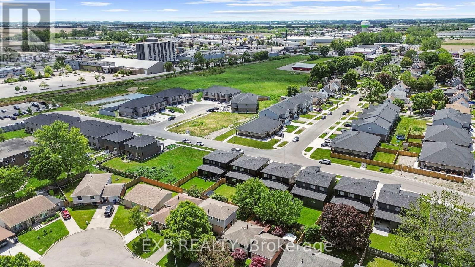 117 CHURCHILL PARK ROAD Image 47