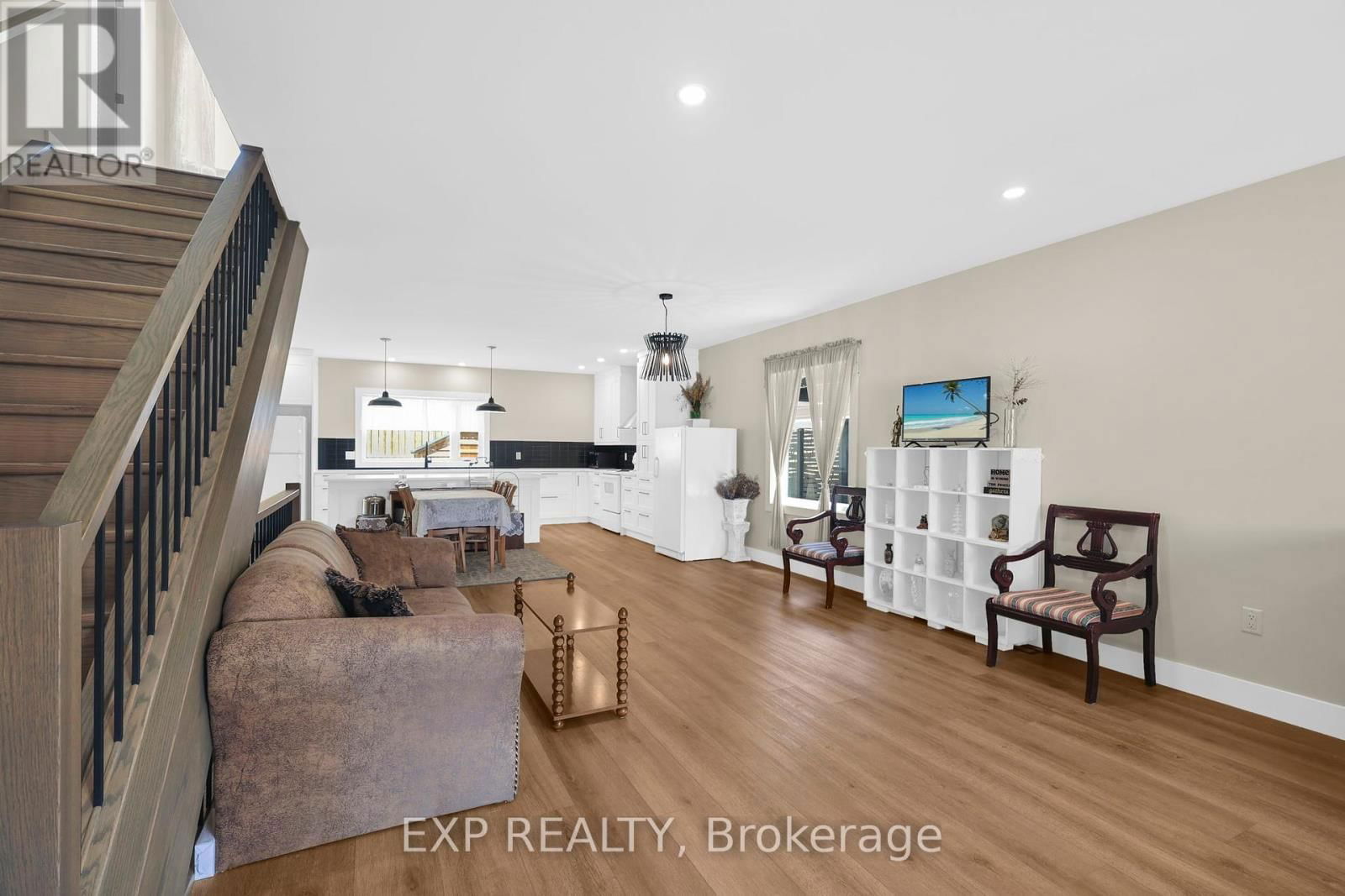 117 CHURCHILL PARK ROAD Image 6