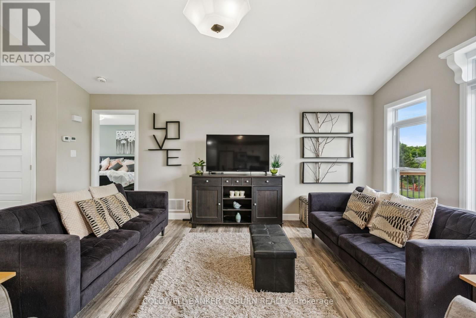 3 RACHELLE CRESCENT Image 10