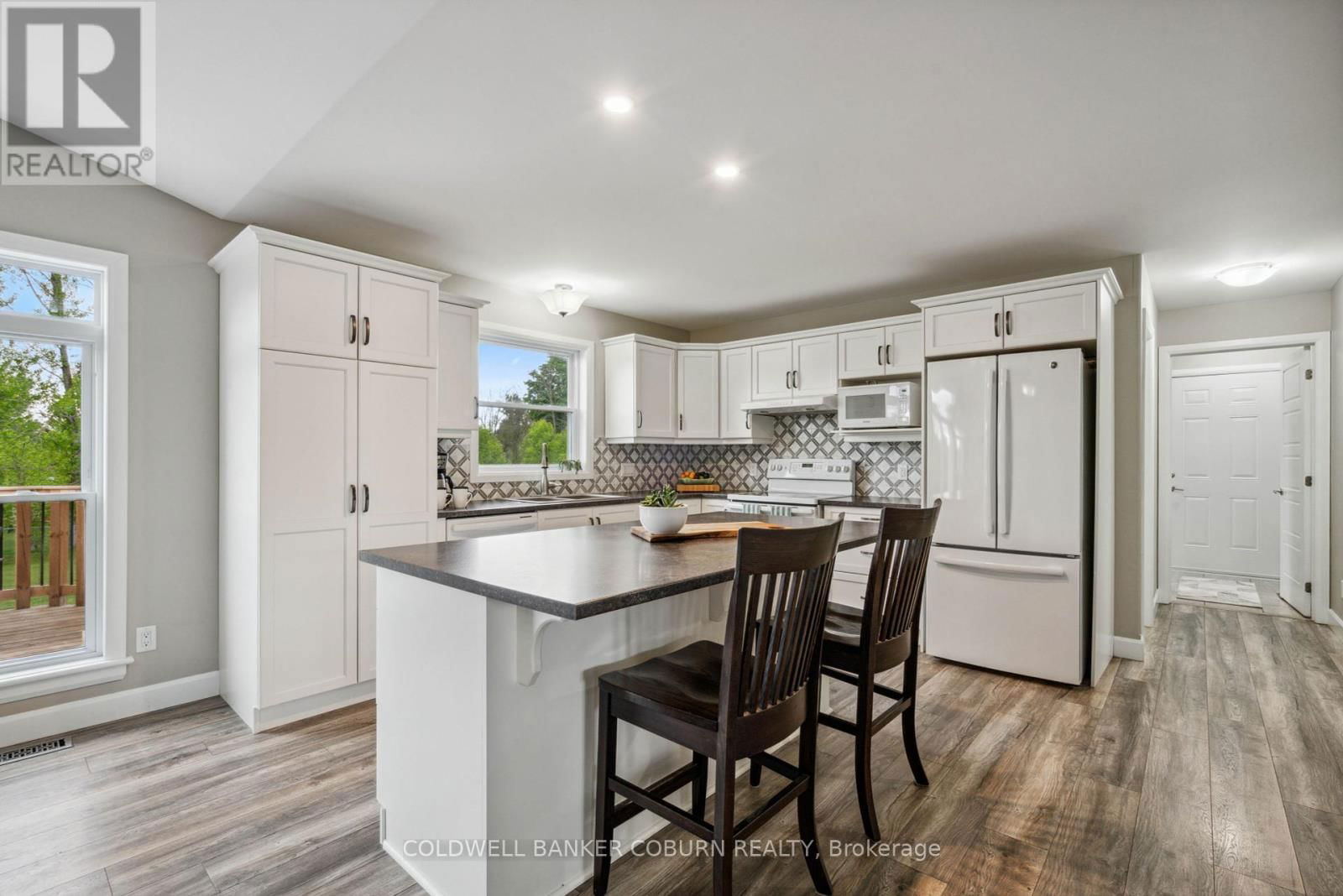 3 RACHELLE CRESCENT Image 12