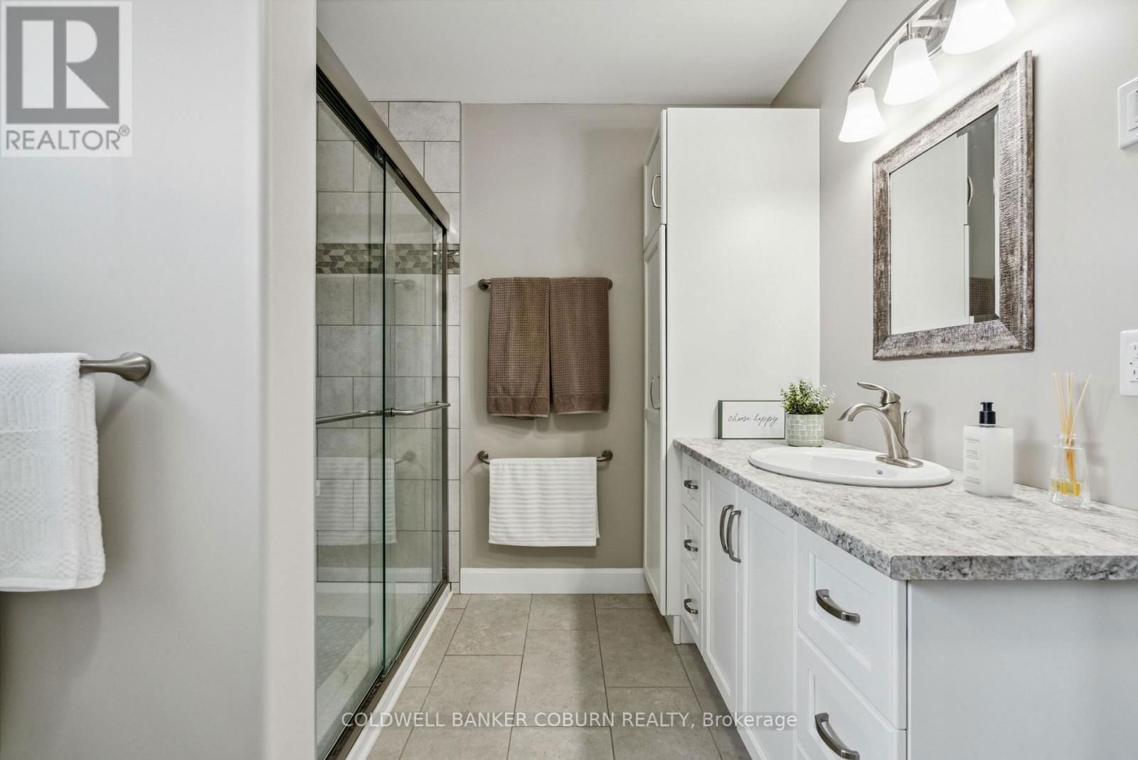 3 RACHELLE CRESCENT Image 20