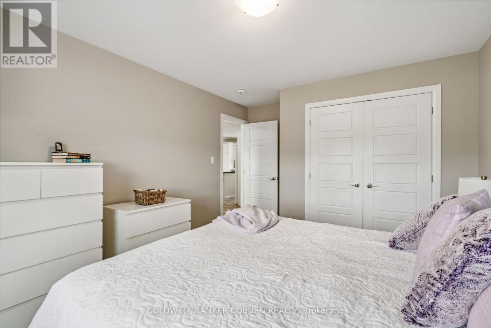 3 RACHELLE CRESCENT Image 22