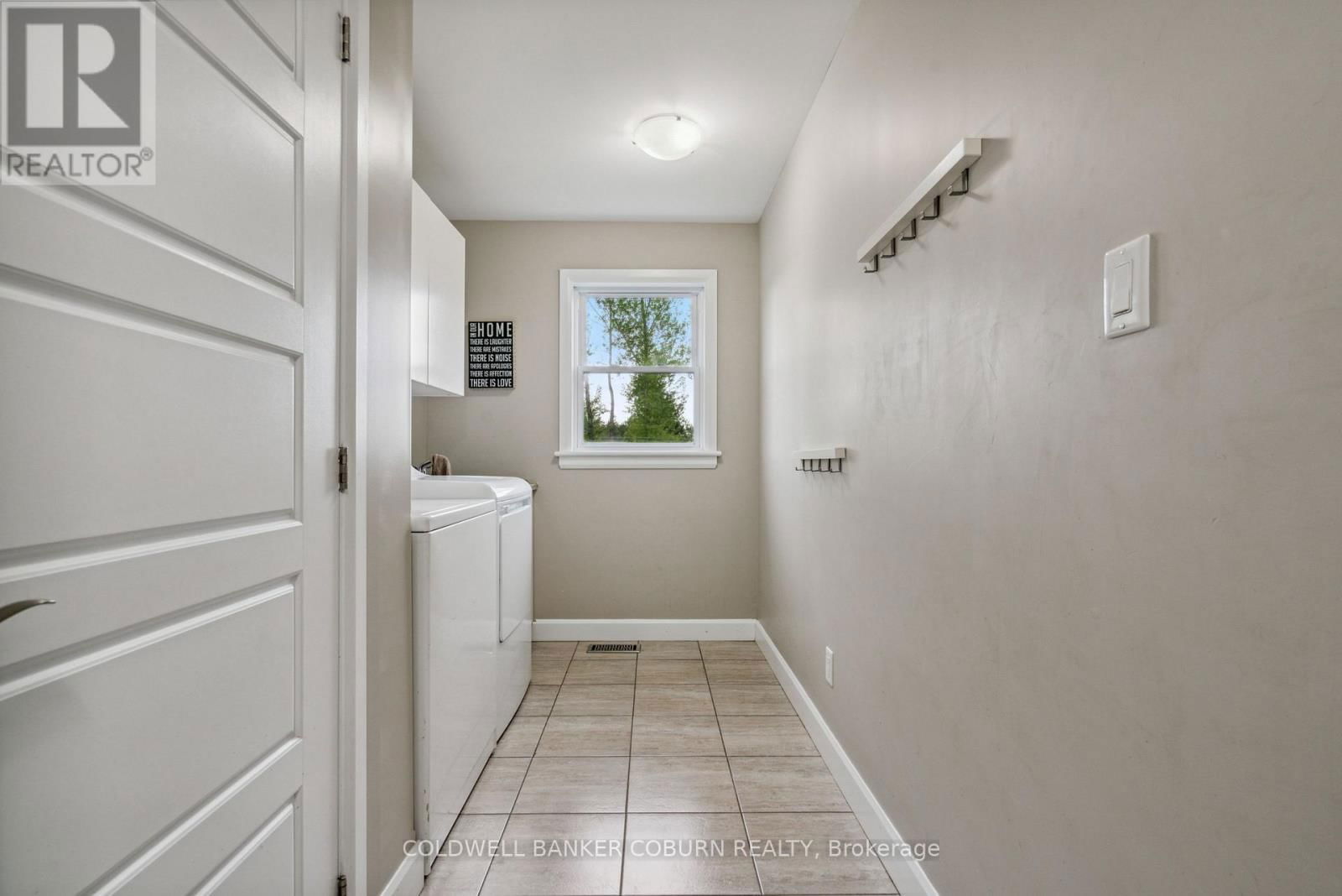 3 RACHELLE CRESCENT Image 25
