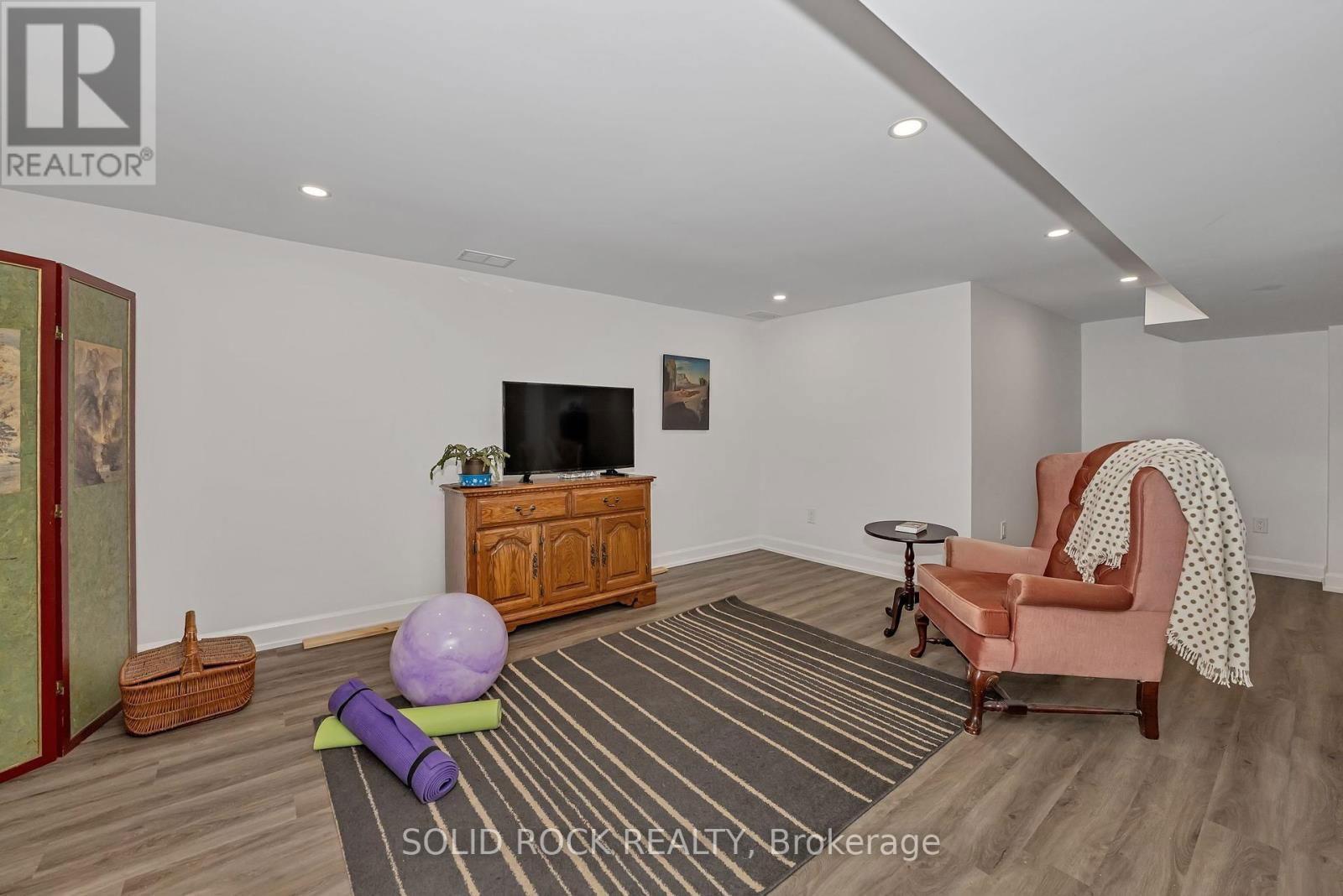 1229 ERINDALE DRIVE Image 25