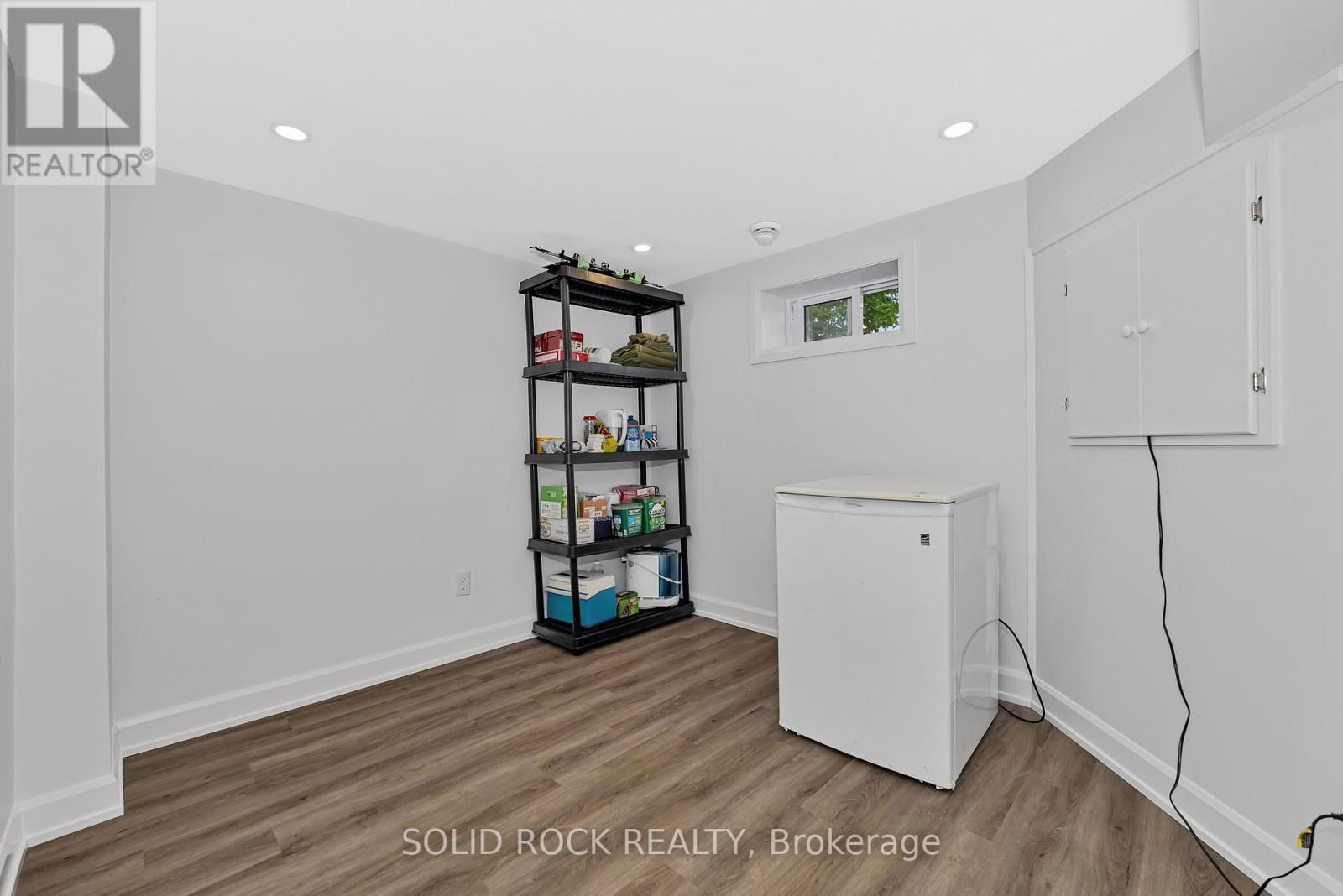 1229 ERINDALE DRIVE Image 29