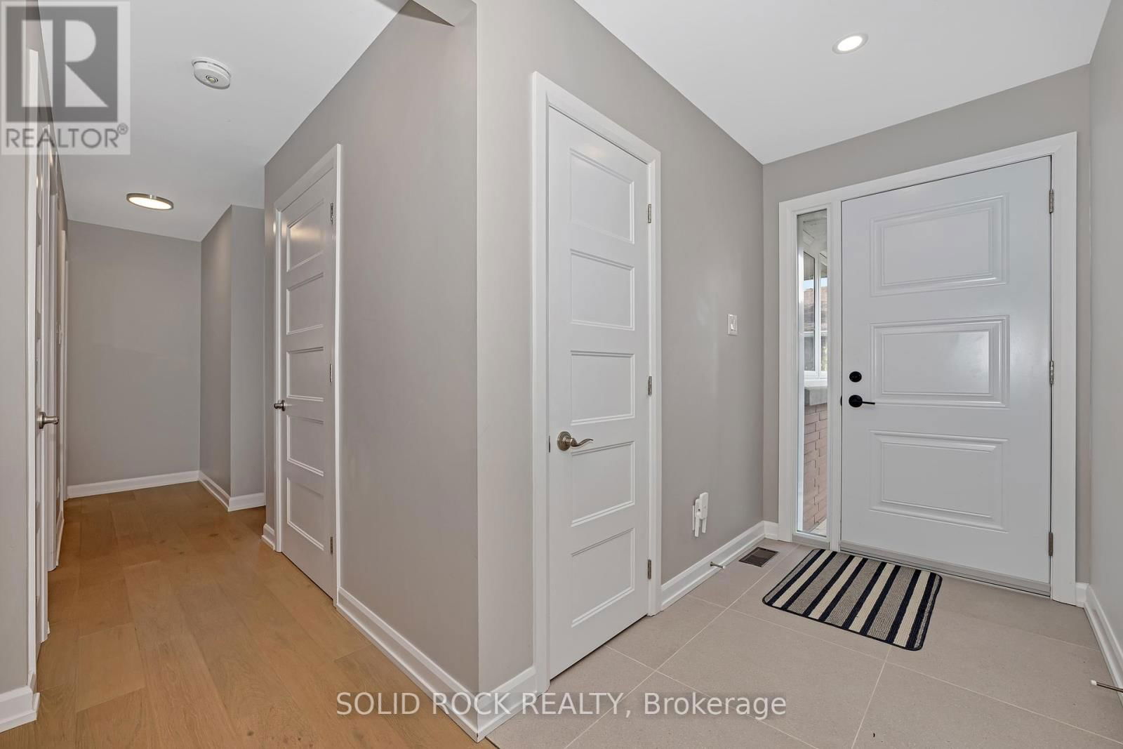 1229 ERINDALE DRIVE Image 4