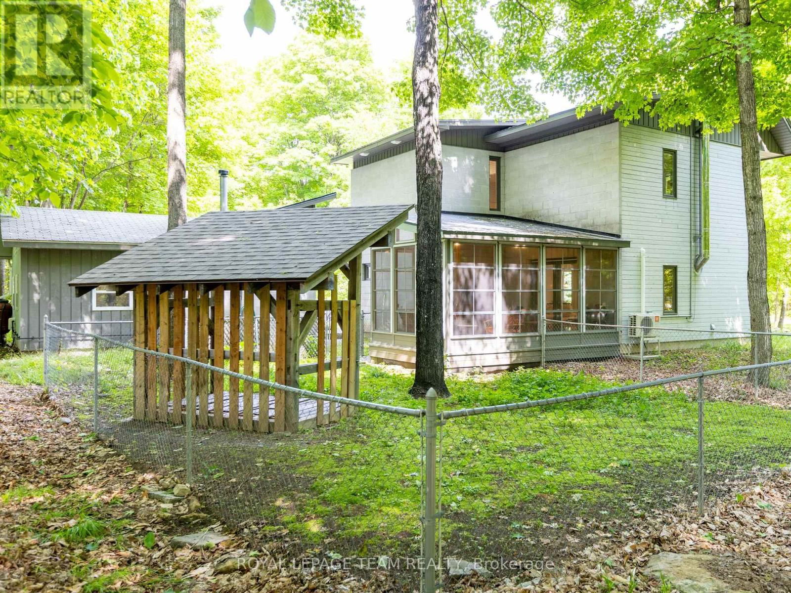 146 TRILLIUM DRIVE Image 36