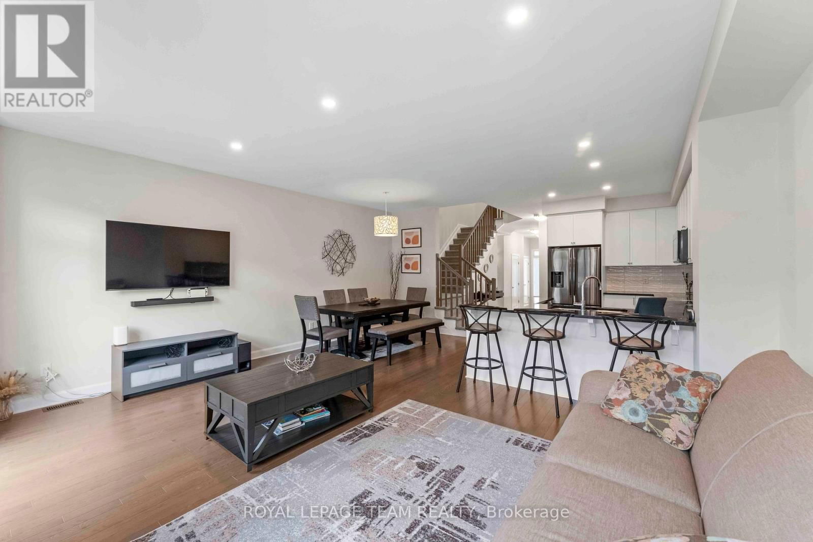 325 COSANTI DRIVE Image 15