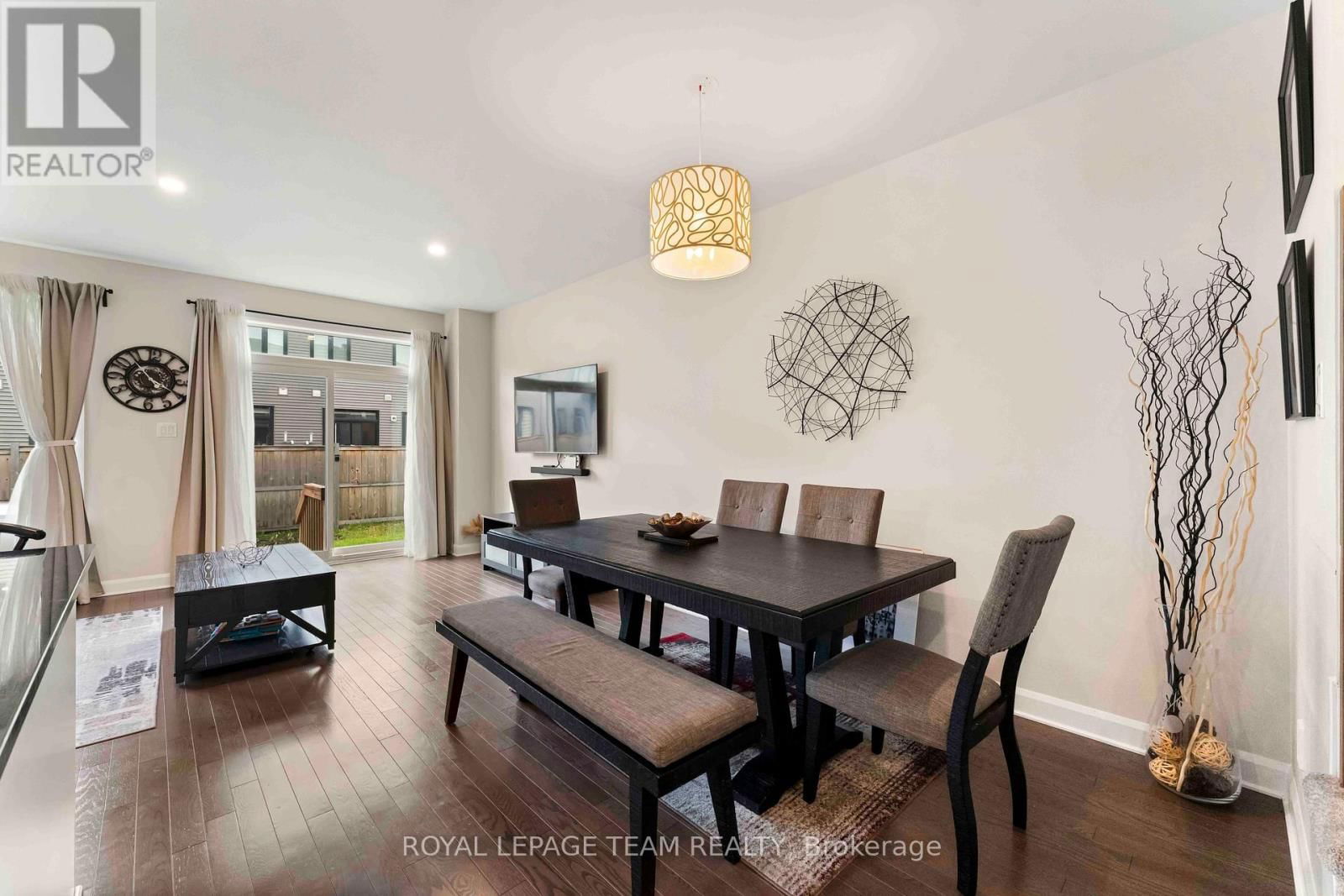 325 COSANTI DRIVE Image 6