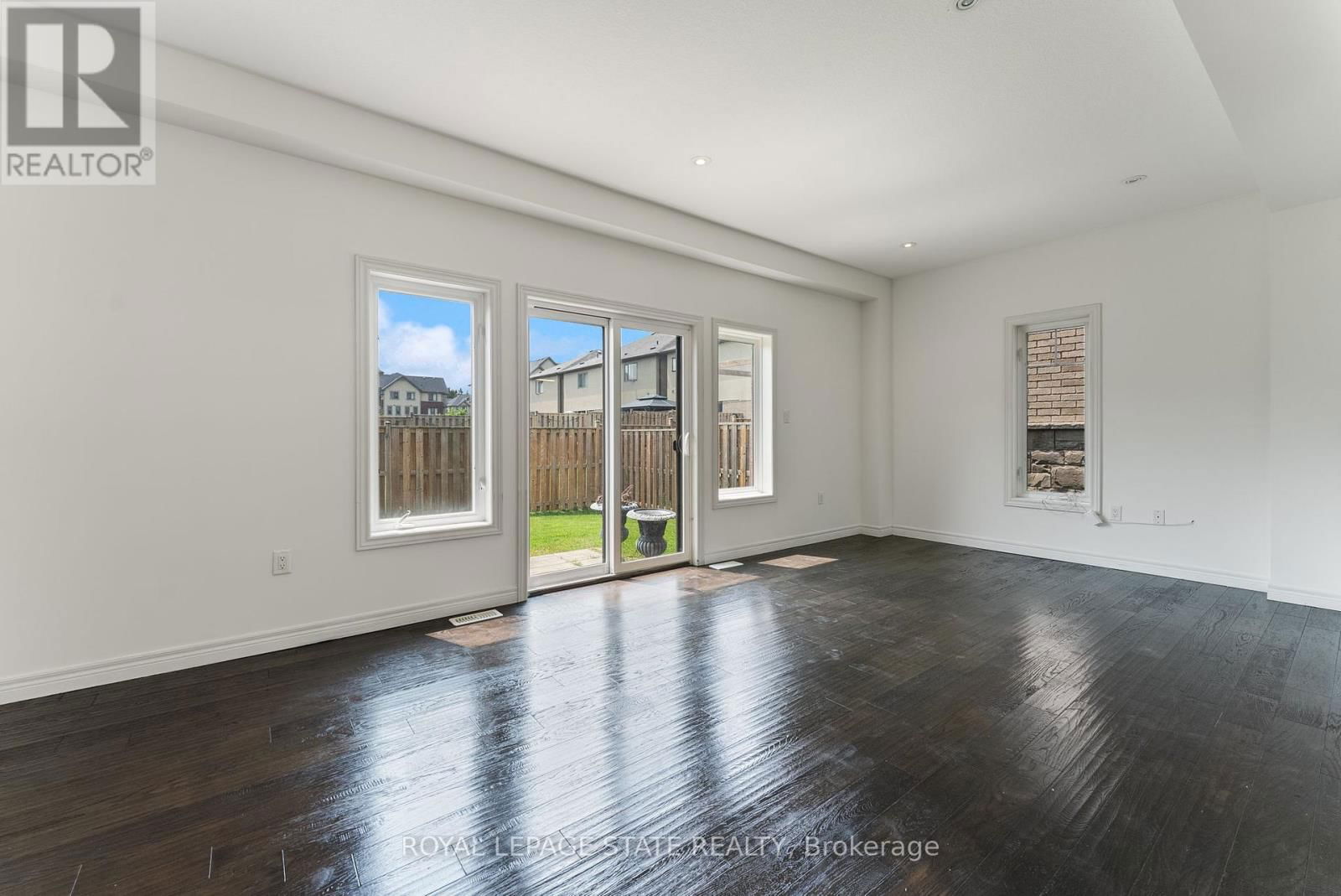 68 DODMAN CRESCENT Image 14