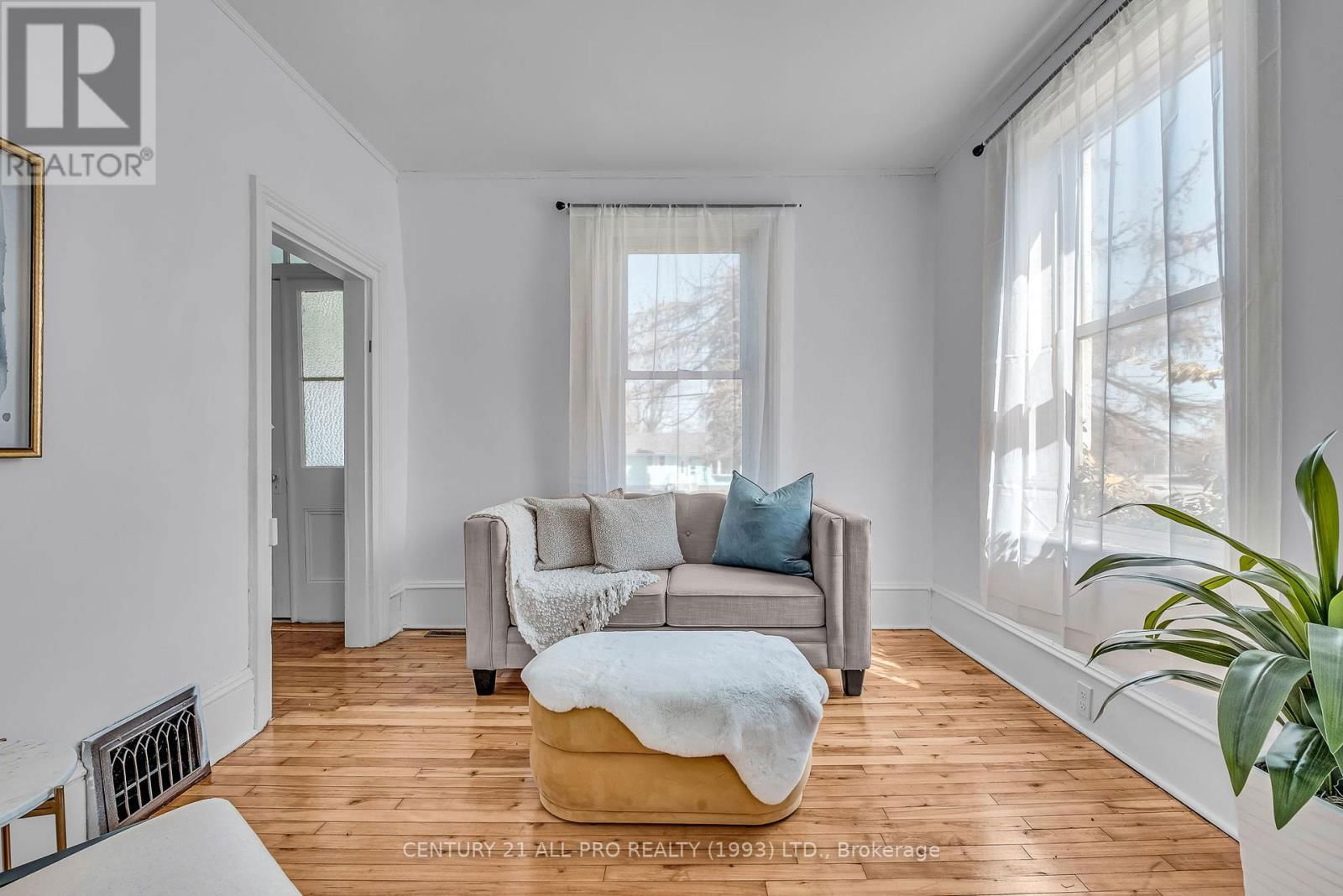 113 TREMAINE STREET Image 15