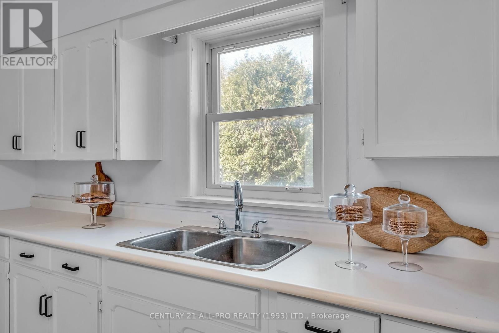 113 TREMAINE STREET Image 24