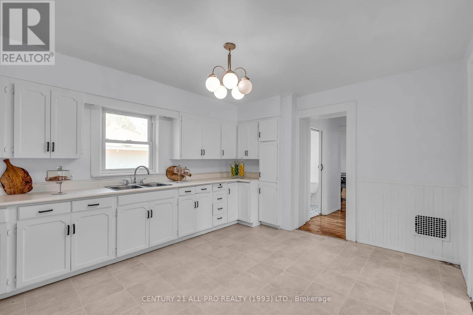 113 TREMAINE STREET Image 25