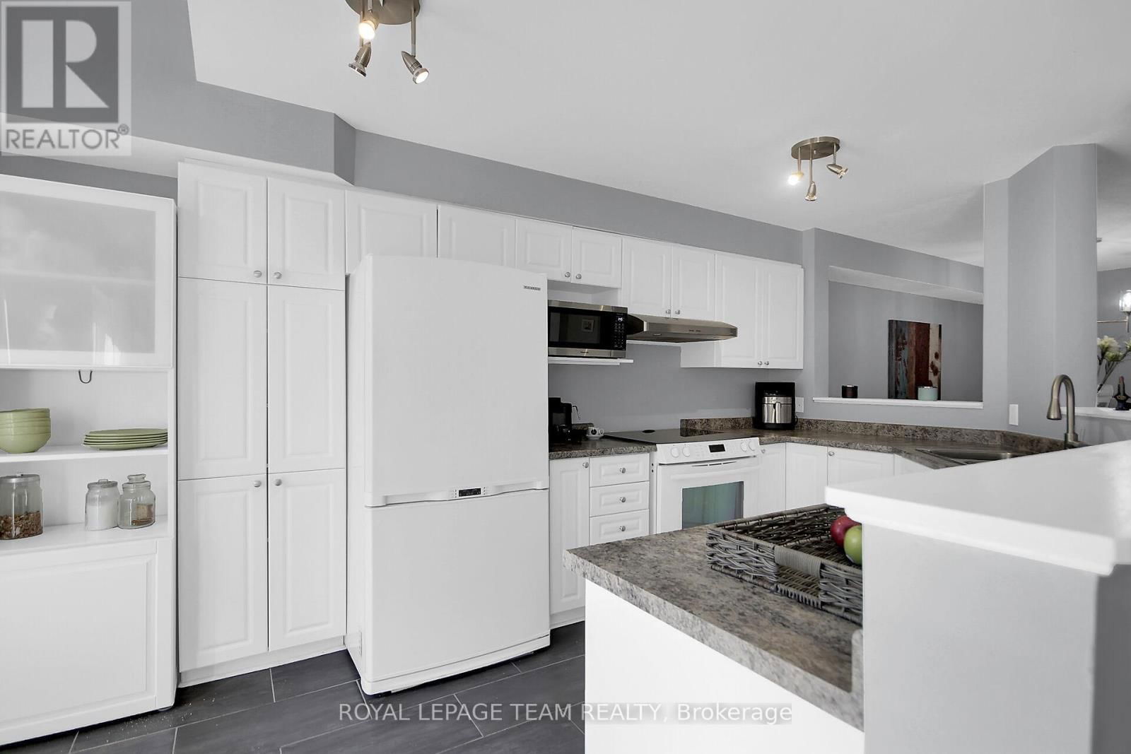 214 CITYVIEW CRESCENT Image 13