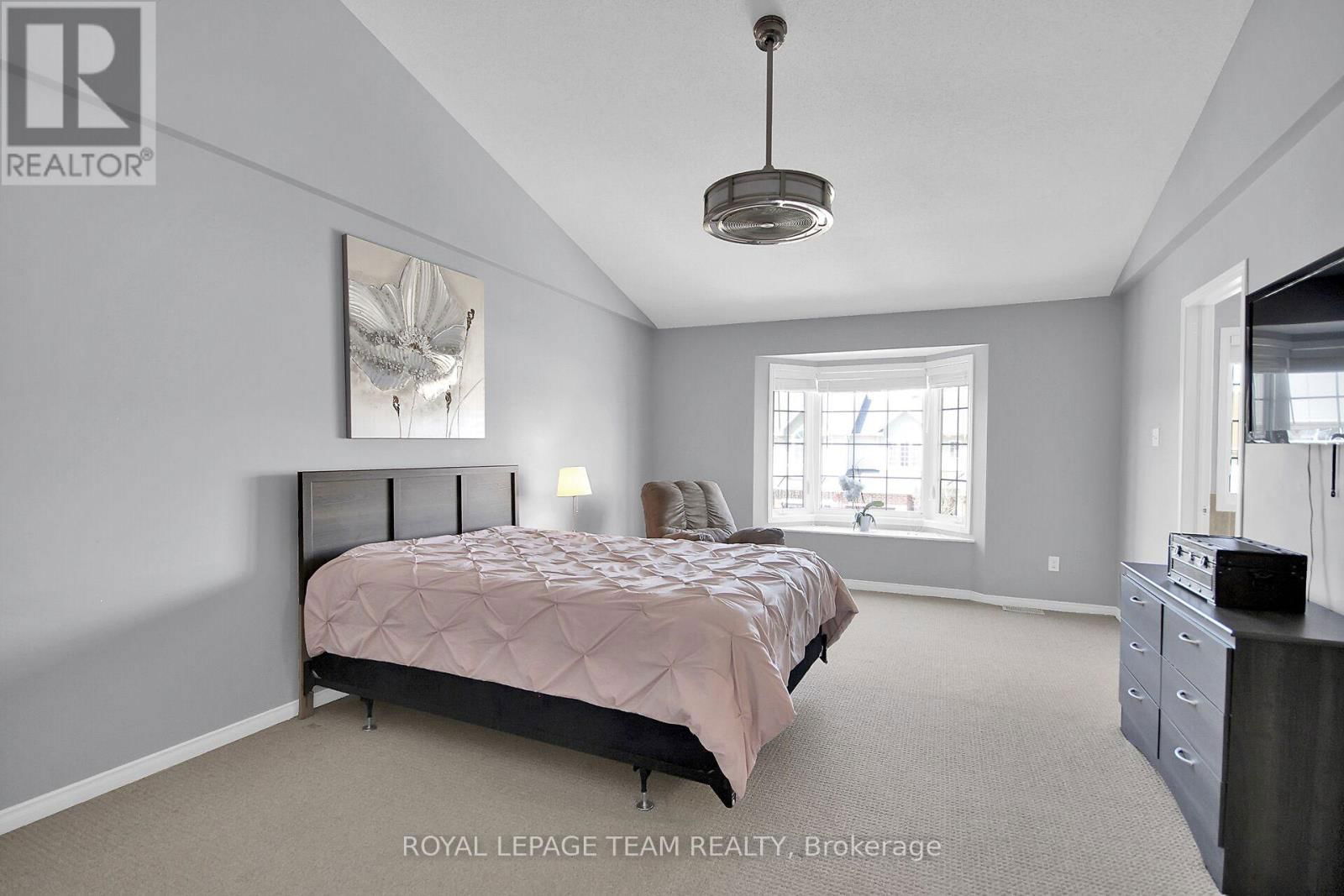 214 CITYVIEW CRESCENT Image 17