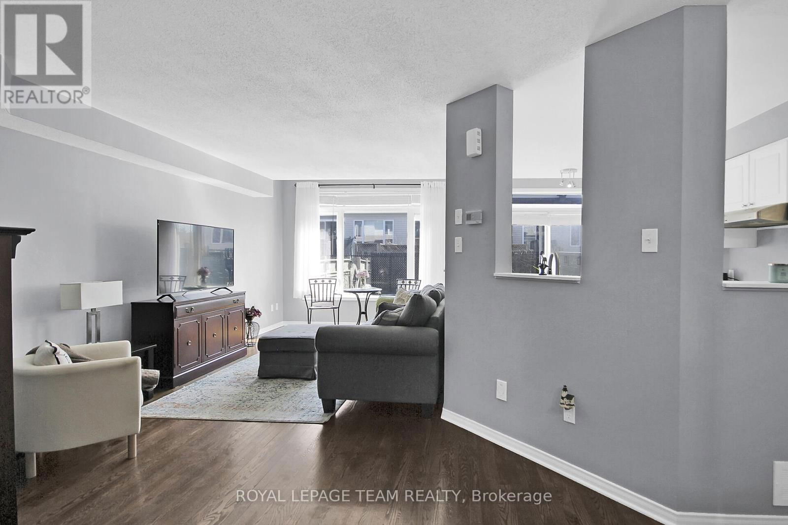 214 CITYVIEW CRESCENT Image 6