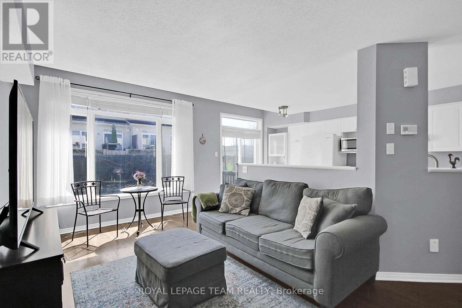 214 CITYVIEW CRESCENT Image 7