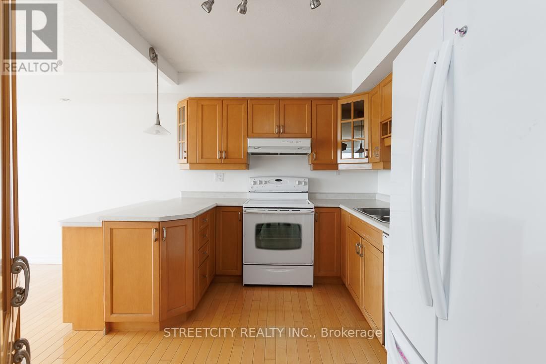 608 - 521 RIVERSIDE DRIVE Image 10