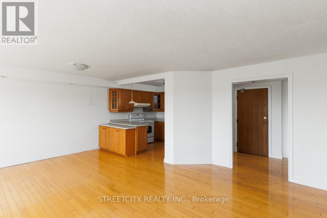 608 - 521 RIVERSIDE DRIVE Image 8