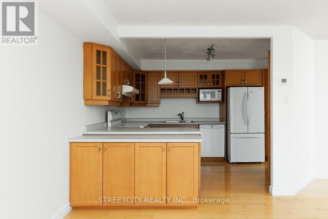608 - 521 RIVERSIDE DRIVE Image 9