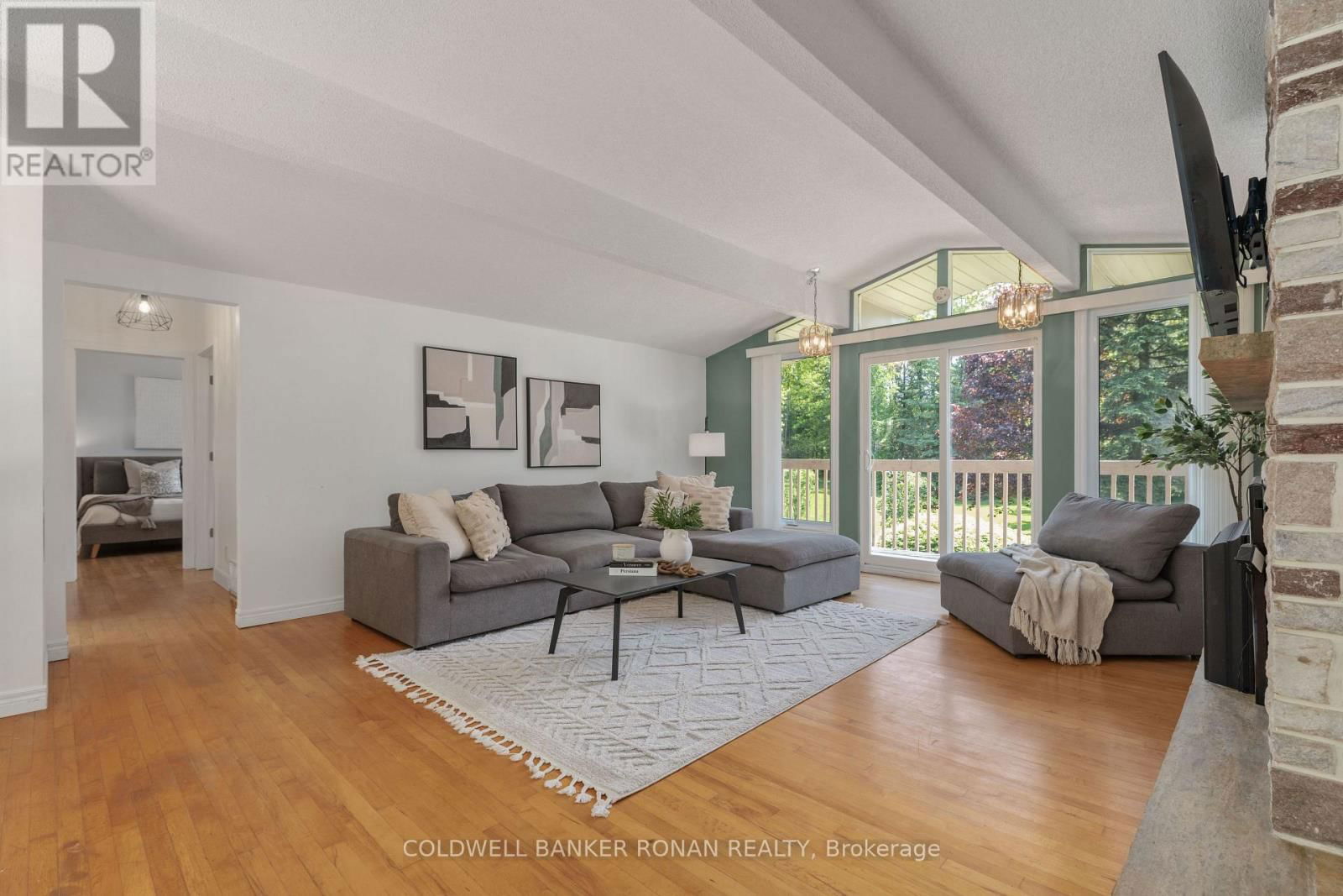 953026 7TH LINE Image 10
