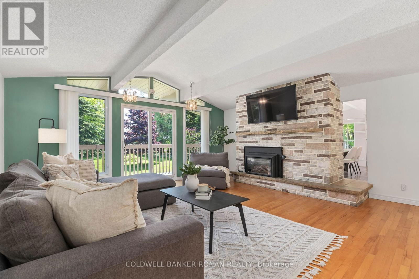 953026 7TH LINE Image 11
