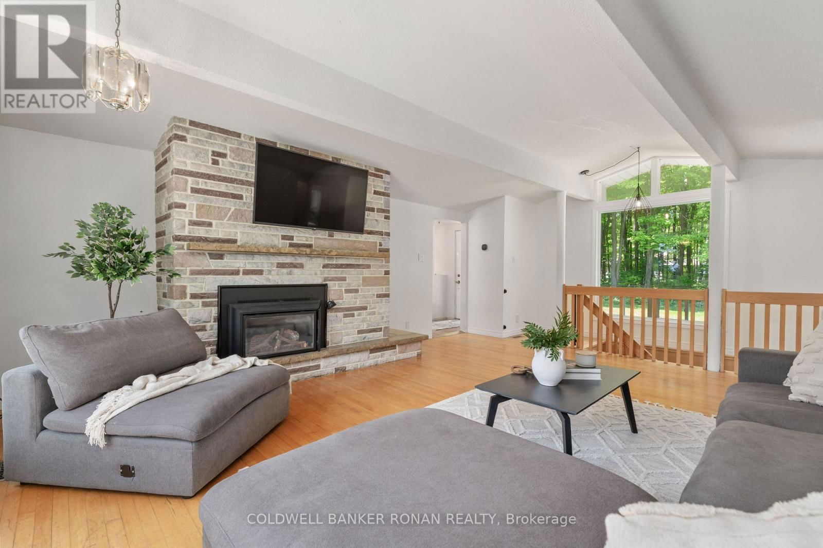 953026 7TH LINE Image 13