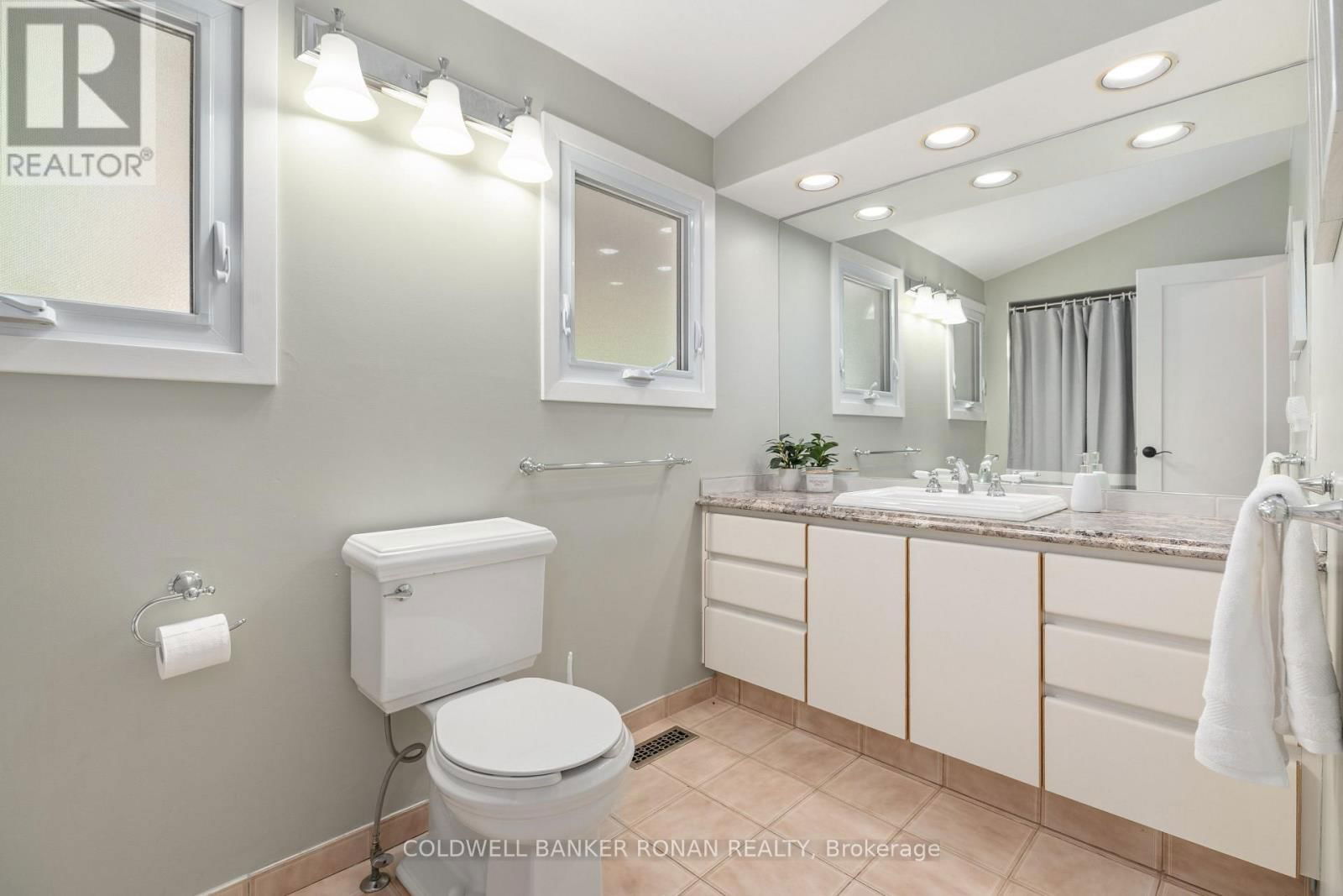953026 7TH LINE Image 18