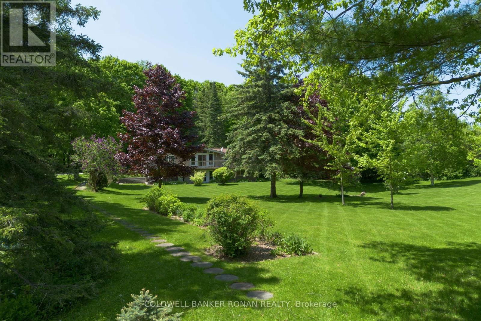 953026 7TH LINE Image 3