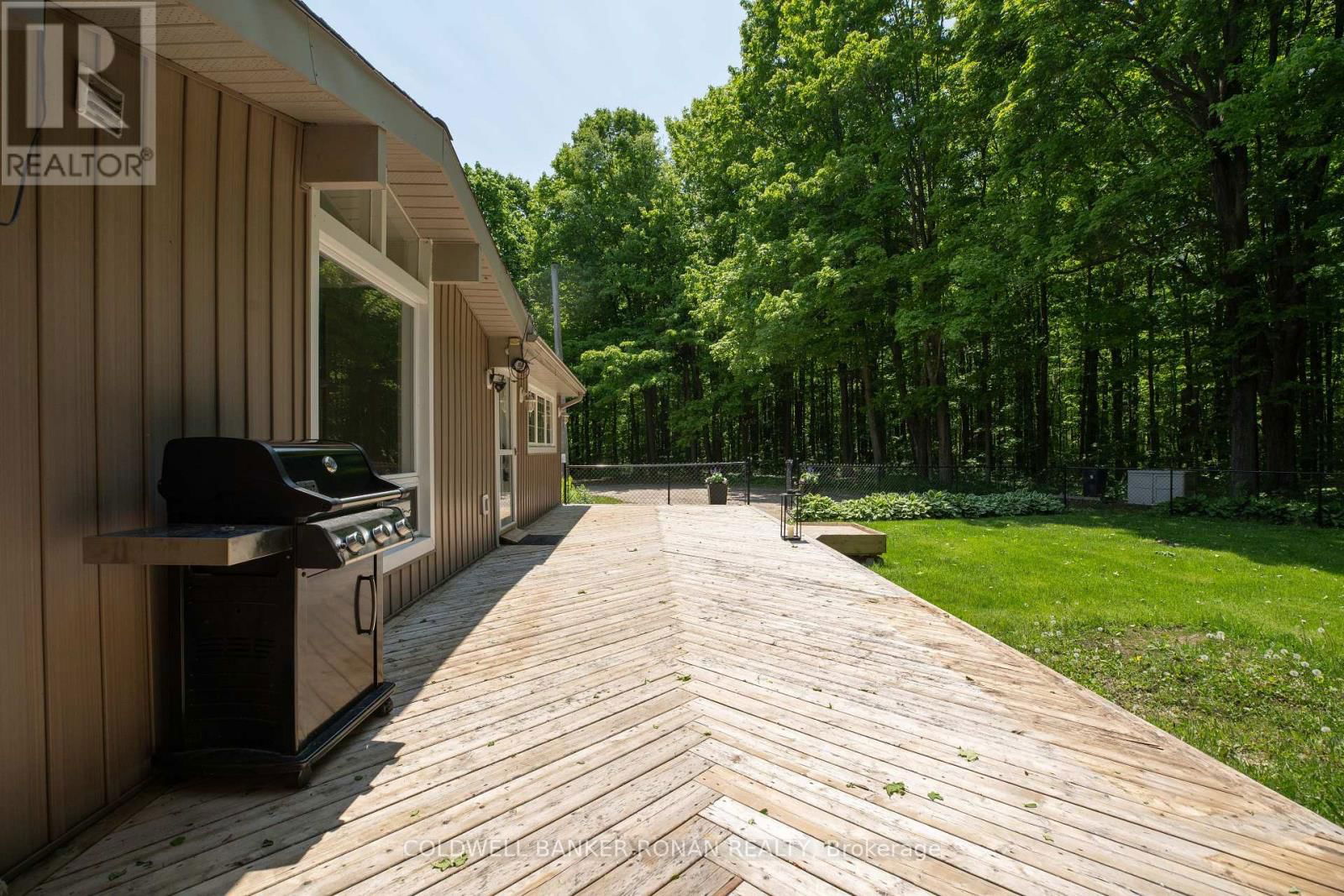 953026 7TH LINE Image 34