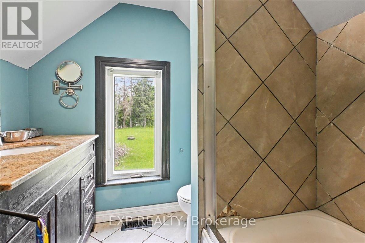 2182 SPRING STREET Image 11