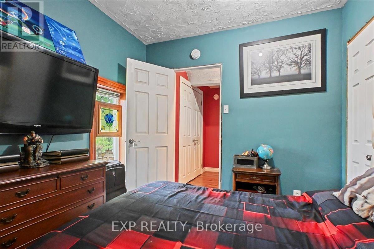 2182 SPRING STREET Image 14