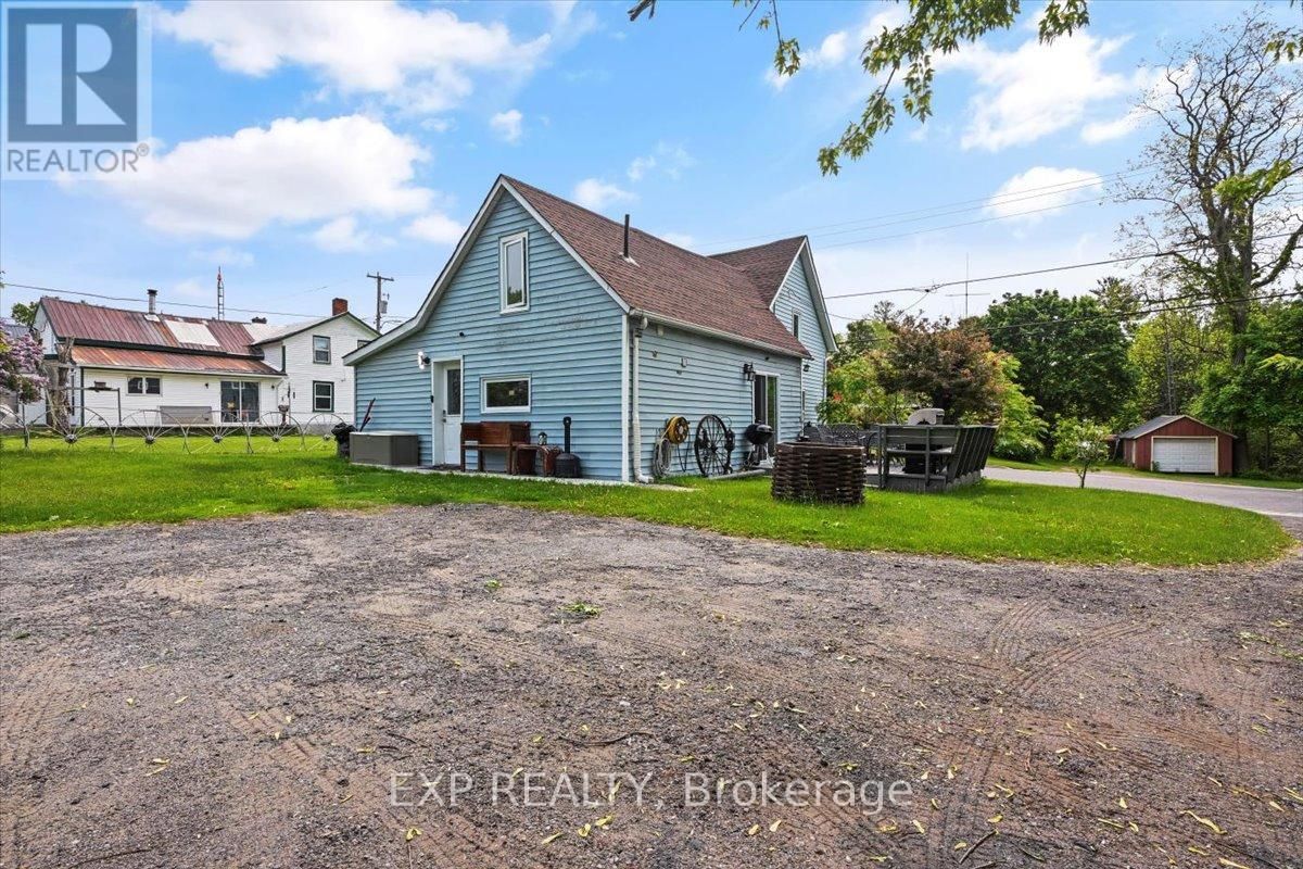 2182 SPRING STREET Image 15