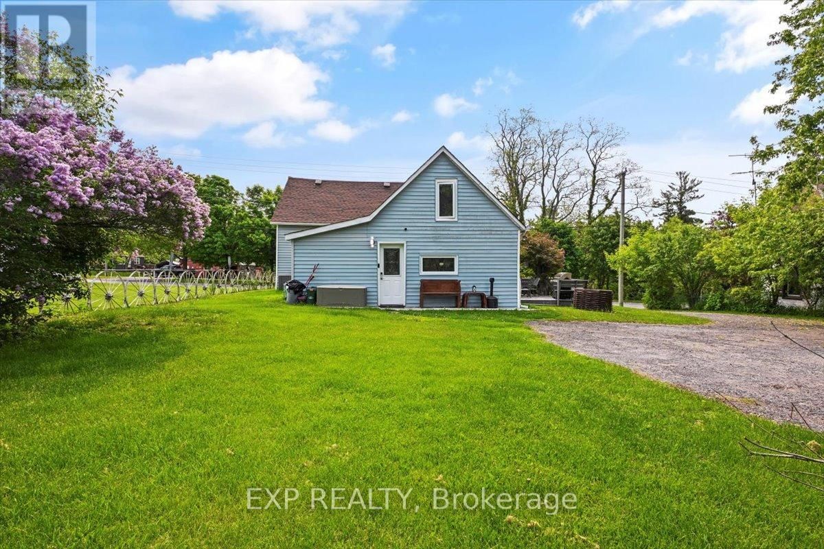 2182 SPRING STREET Image 20
