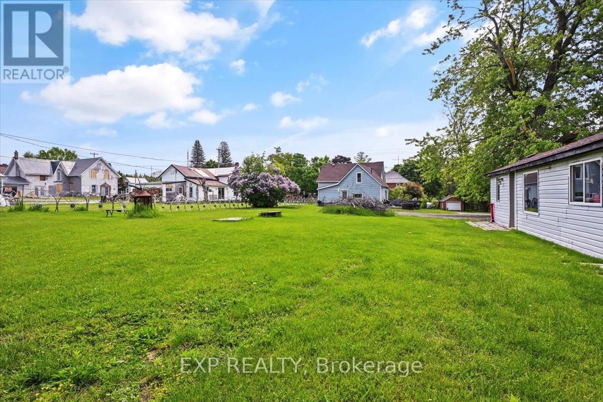 2182 SPRING STREET Image 25