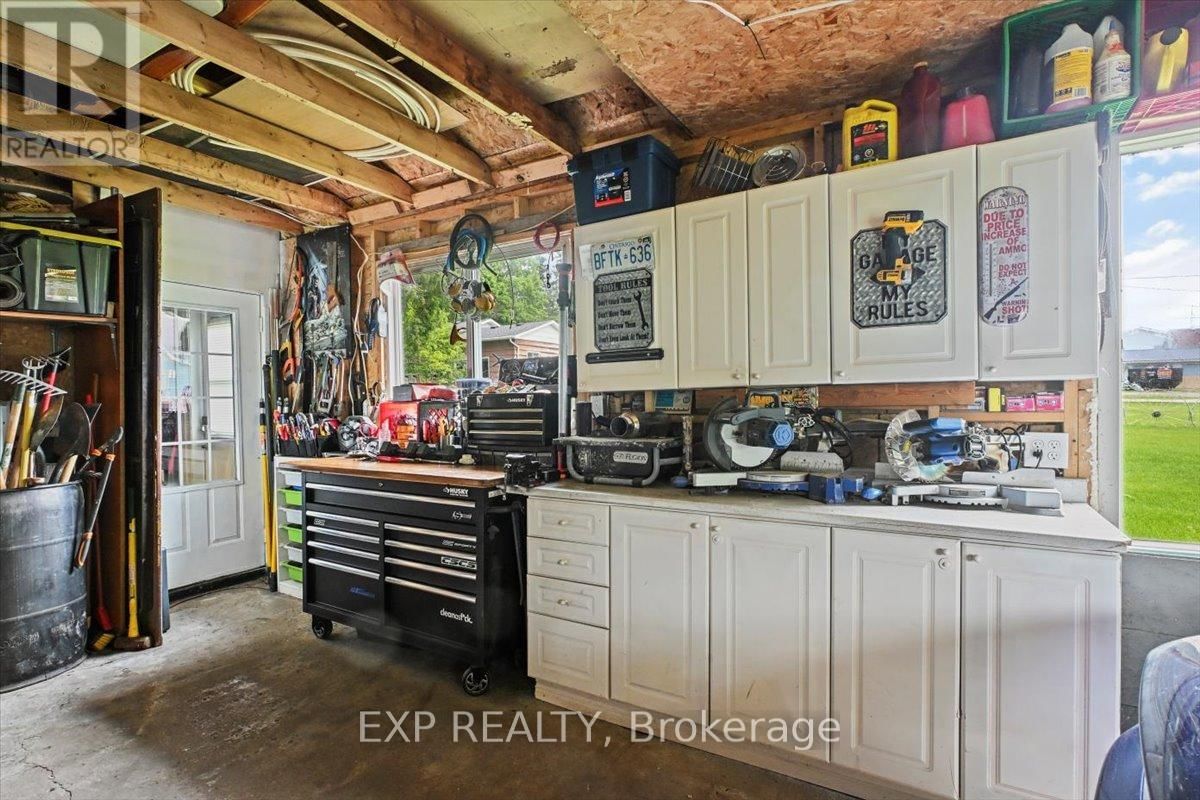 2182 SPRING STREET Image 30
