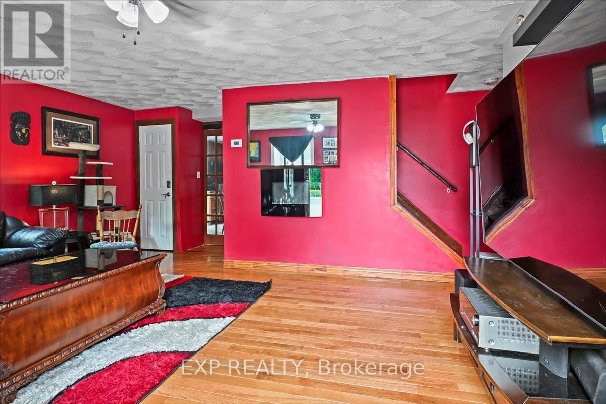 2182 SPRING STREET Image 6