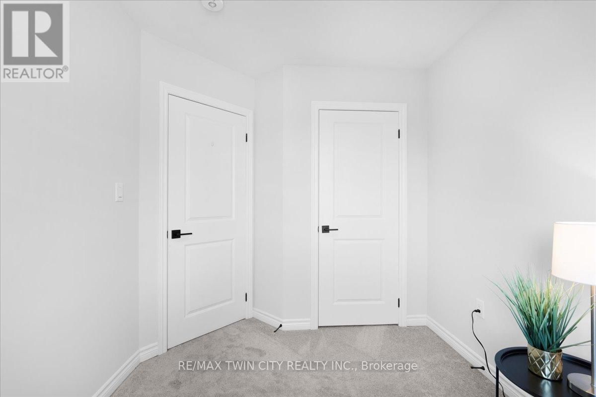 46 - 290 EQUESTRIAN WAY Image 31