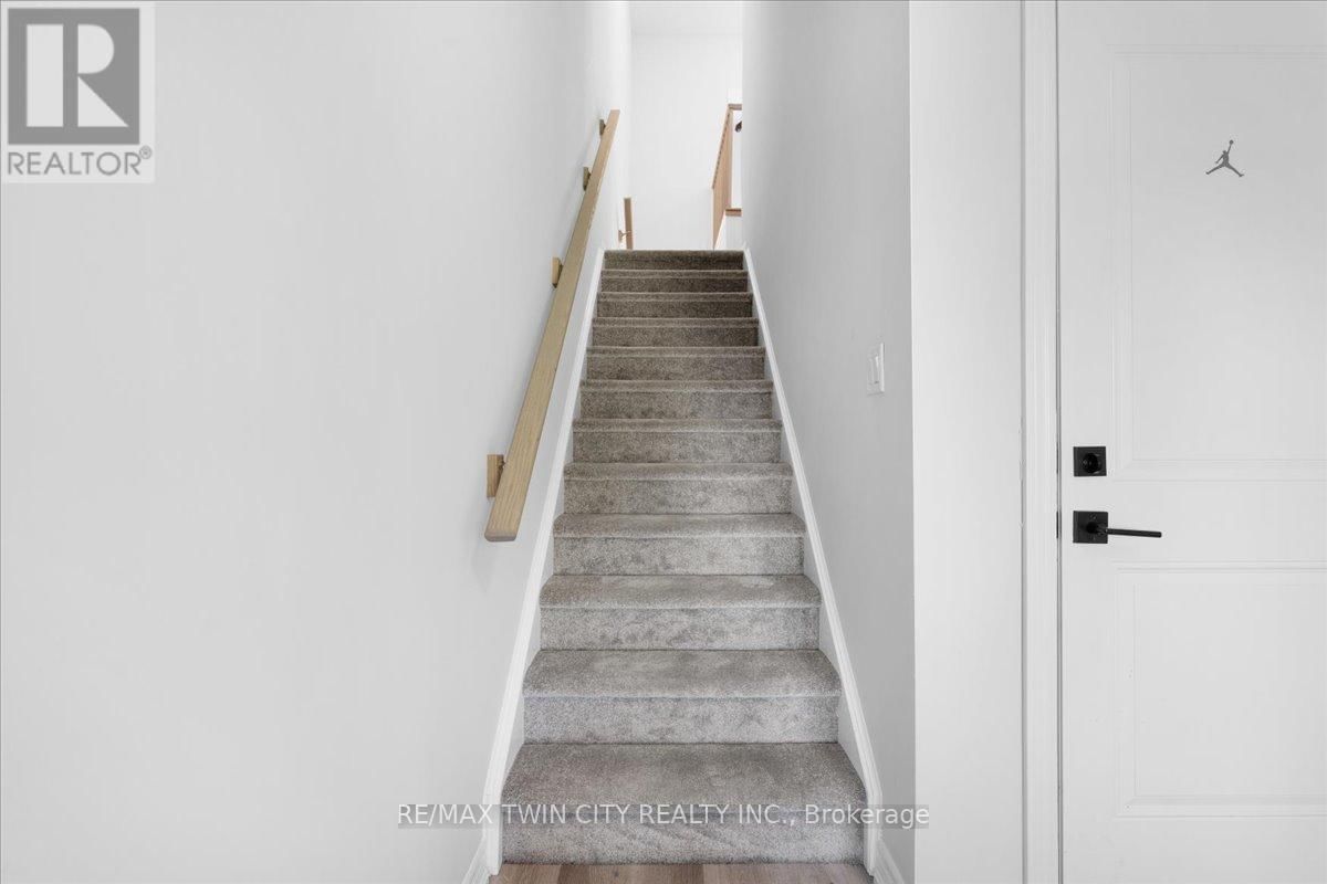 46 - 290 EQUESTRIAN WAY Image 33