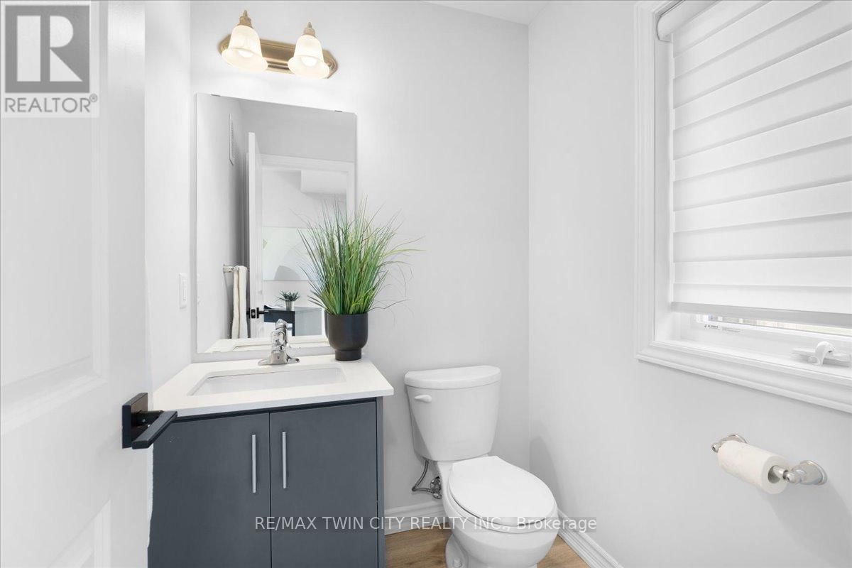 46 - 290 EQUESTRIAN WAY Image 35