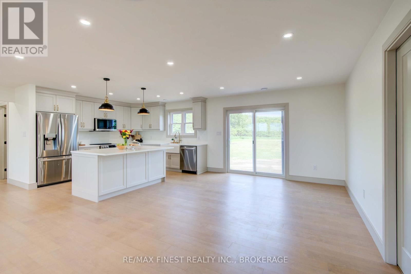 2206 SANDS ROAD Image 9