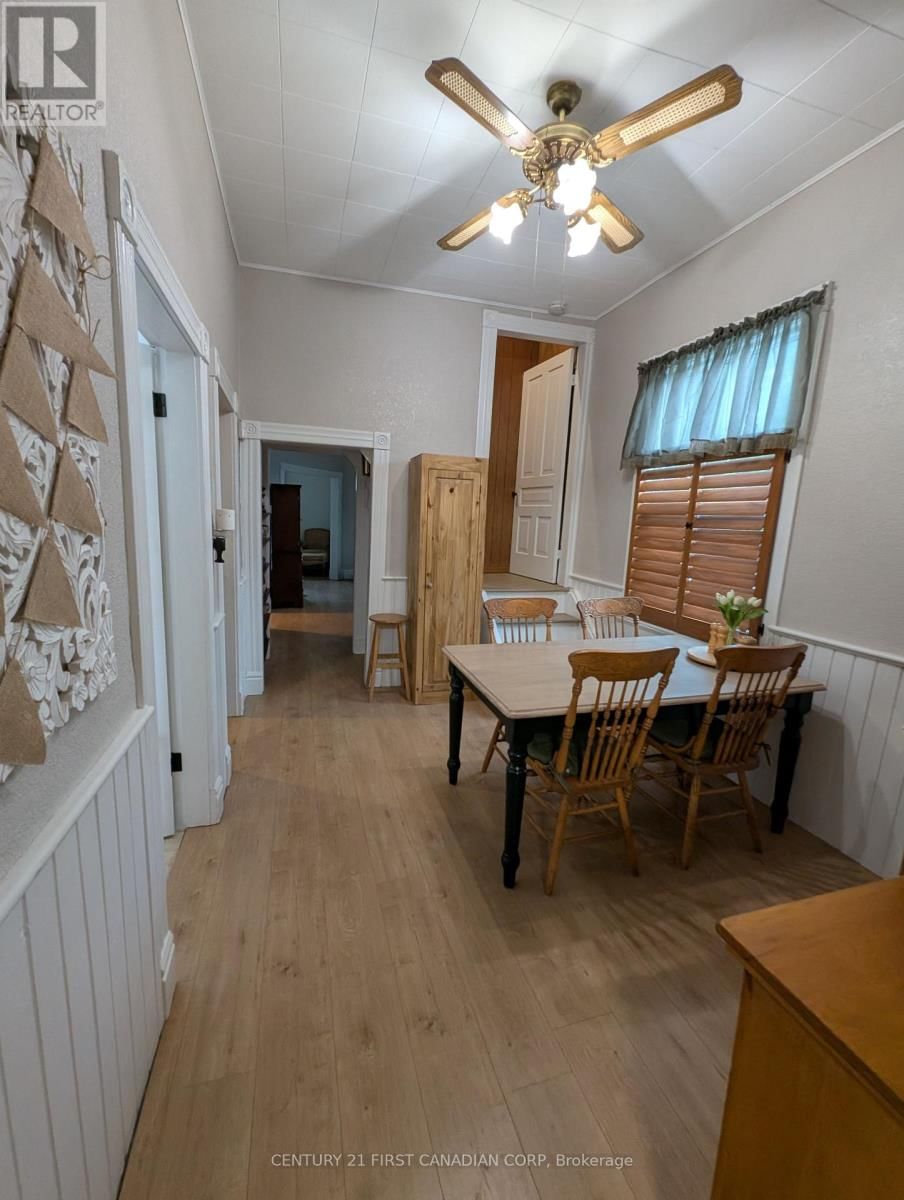 366 SALISBURY STREET Image 10