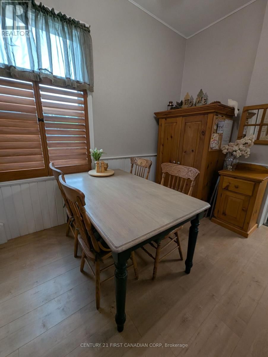 366 SALISBURY STREET Image 11